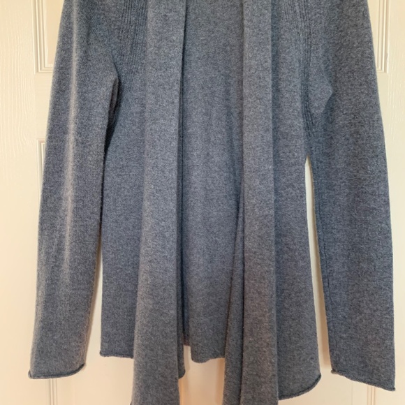 Aqua Cashmere Gray Cardigan Sweater sz S - Picture 2 of 4